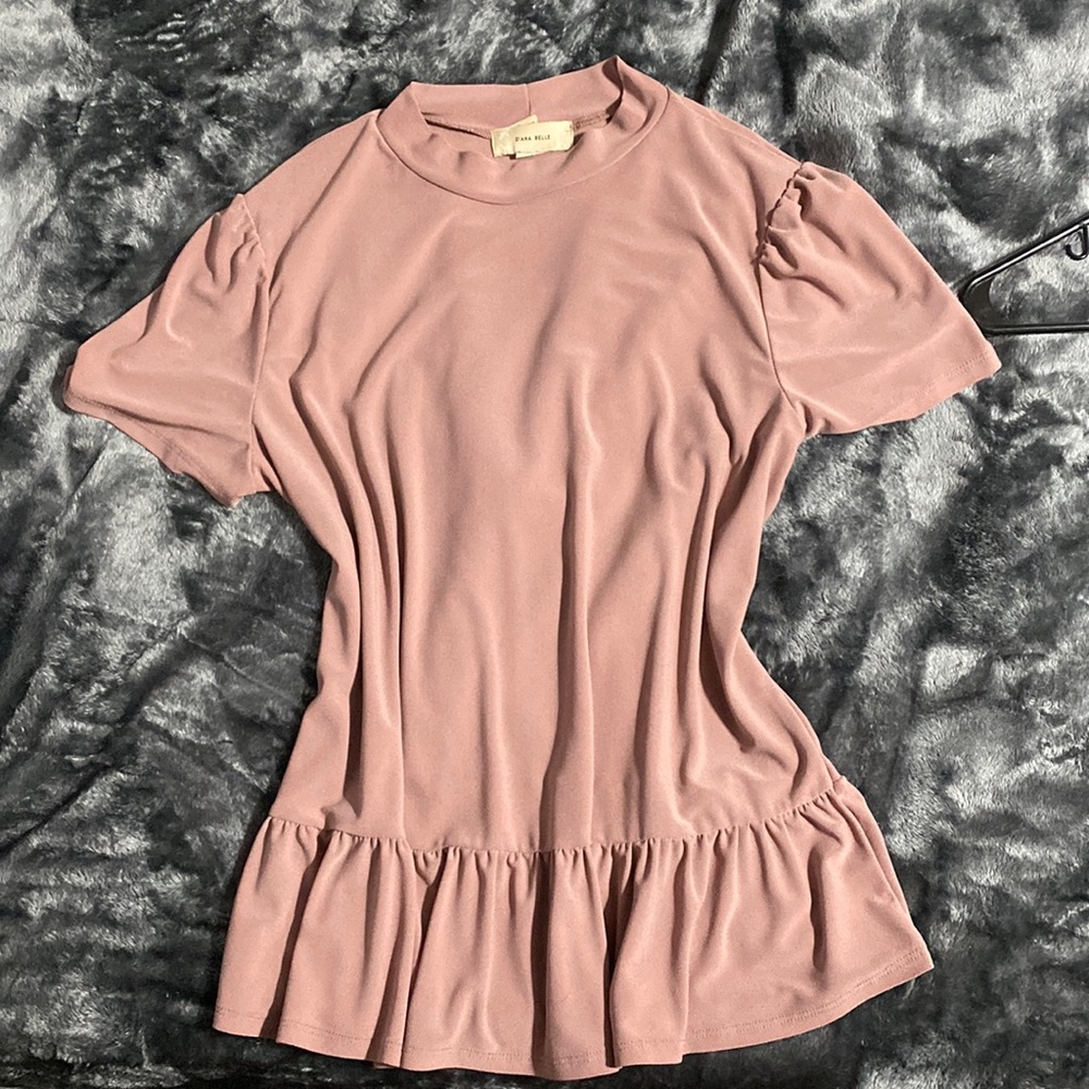 Sort sleeve shirt